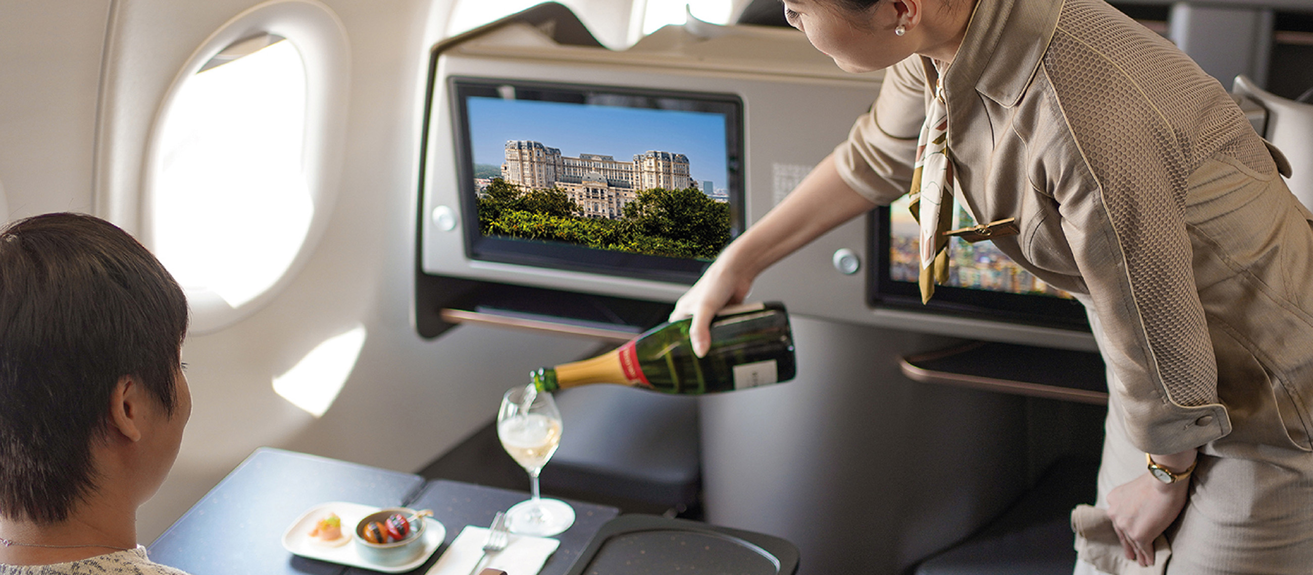 sjm-exclusive-offers-starlux-boarding-pass-offers-hero sjm-exclusive-offers-starlux-boarding-pass-offers-hero